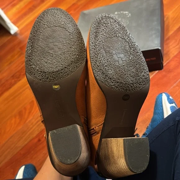 NWT VINCE CAMUTO GREGGER BOOTIE - Picture 8 of 8